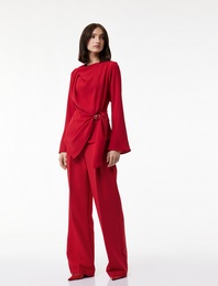 Uzun Kollu Degaje Yaka Metal Aksesuarlı Büzgülü Asimetrik Bluz