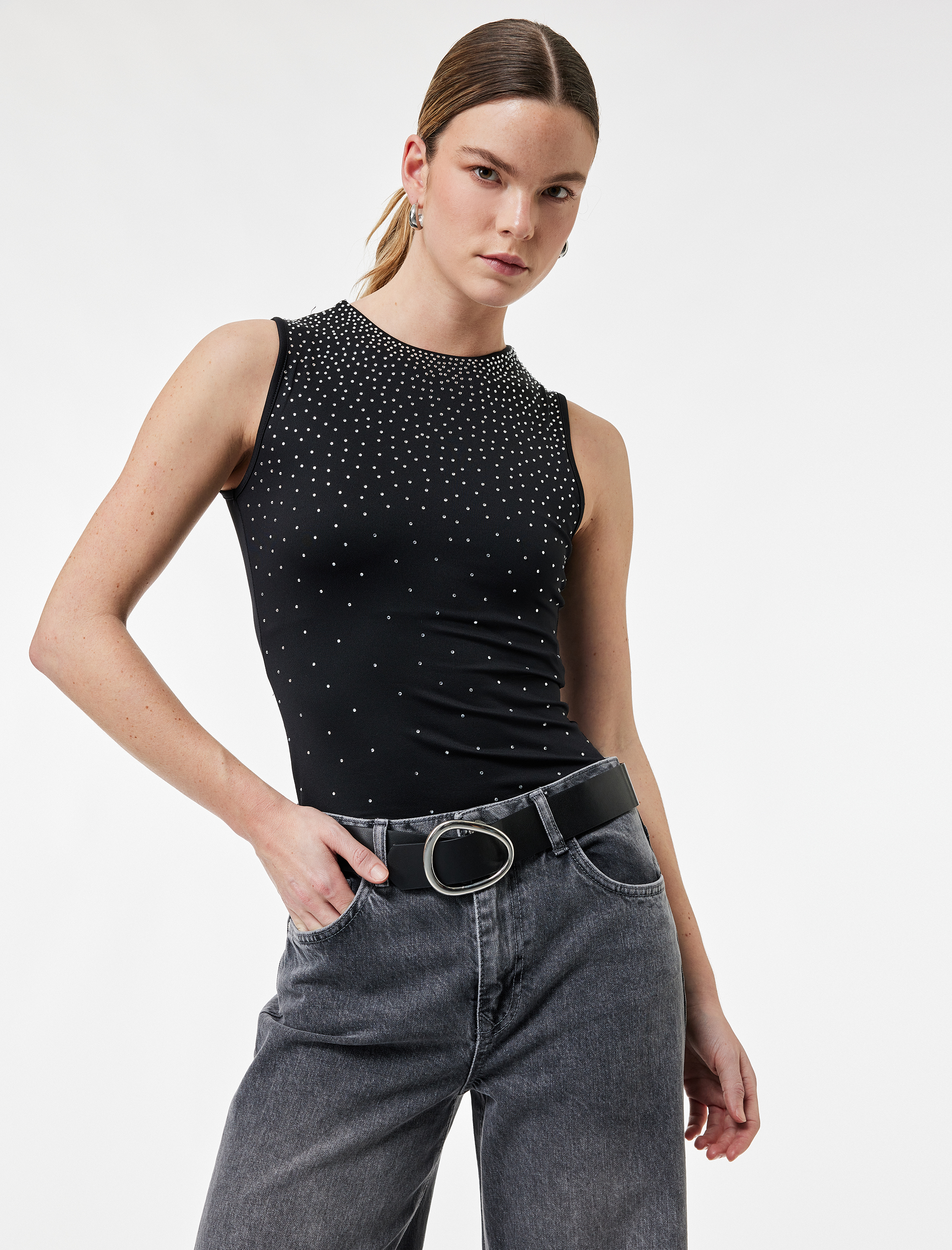   Kolsuz Bisiklet Yaka Slim Fit Taşlı Bluz