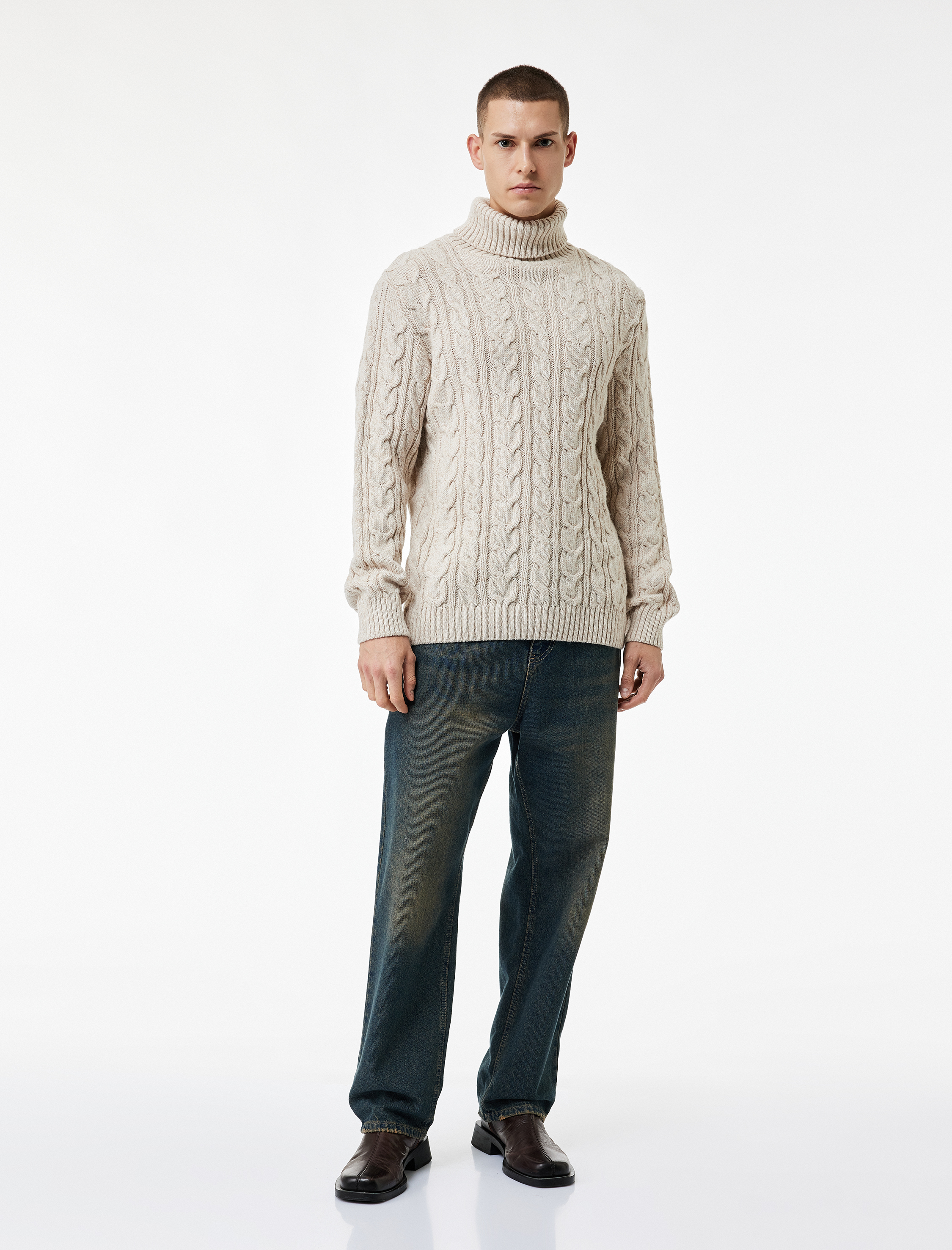   Uzun Kollu Saç Örgü Dokulu Boğazlı Triko Kazak