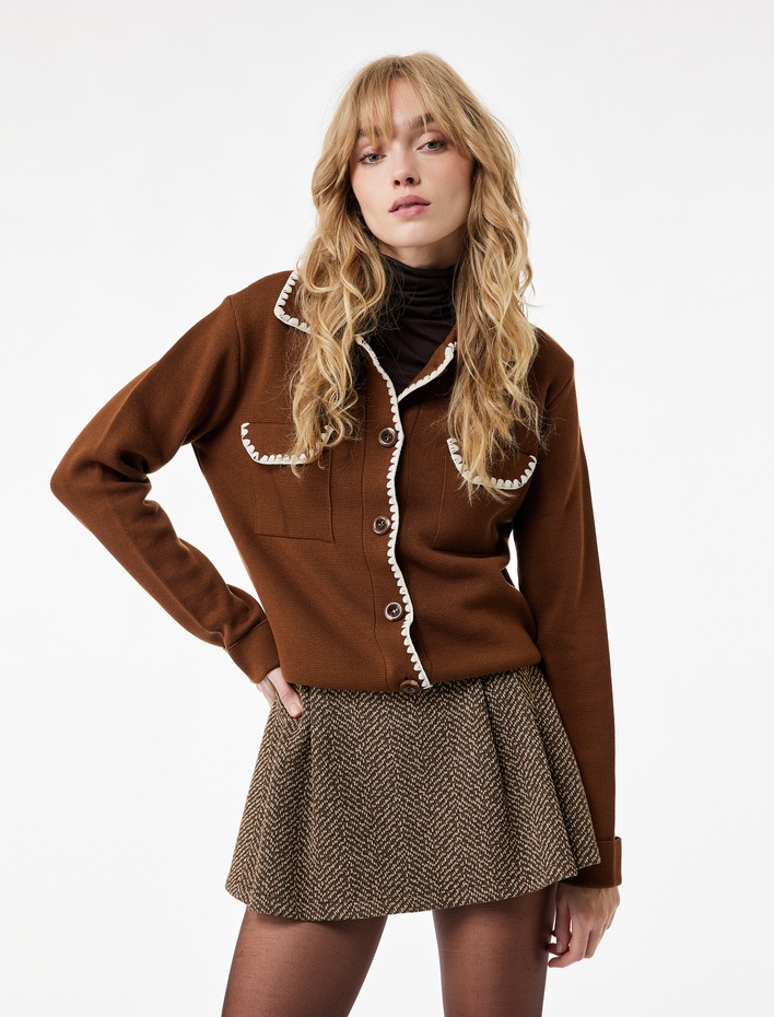  Koton X Melis Ağazat - Cepli Dikiş Detaylı Uzun Kollu Gömlek Yaka Triko Hırka