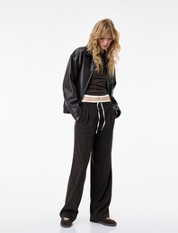 Cepli Pile Detaylı Beli Bağcıklı Geniş Paça Kumaş Pantolon