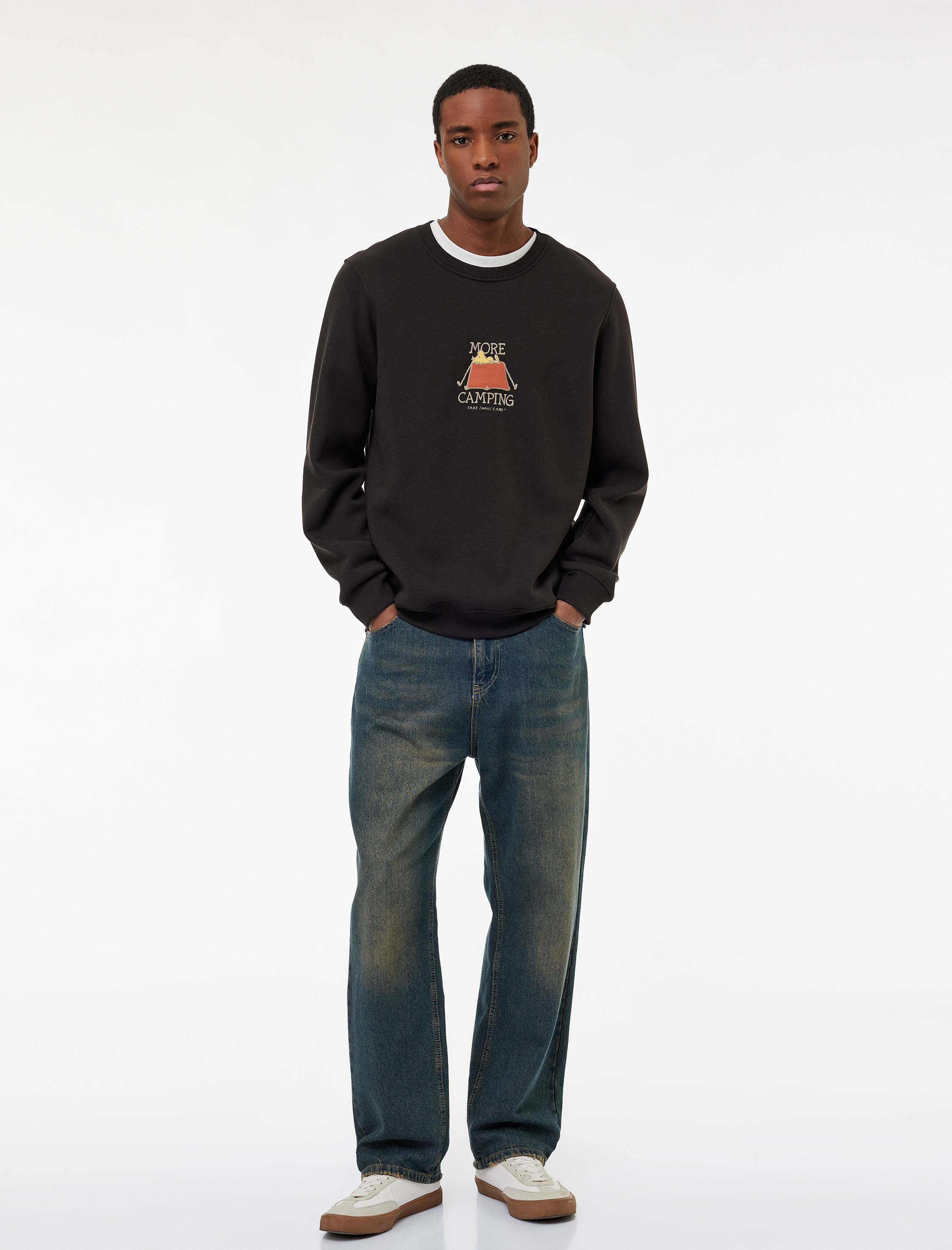 Uzun Kollu Arkası Baskılı Bisiklet Yaka Şardonlu Lisanslı Snoopy Sweatshirt