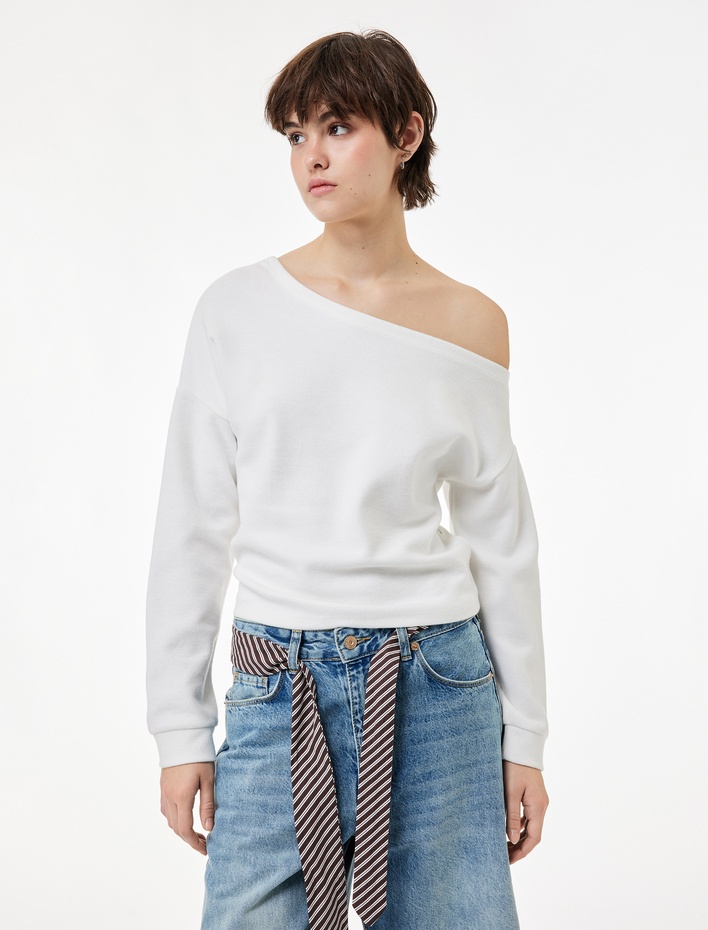  Rahat Kalıp Uzun Kollu Asimetrik Yaka Tişört