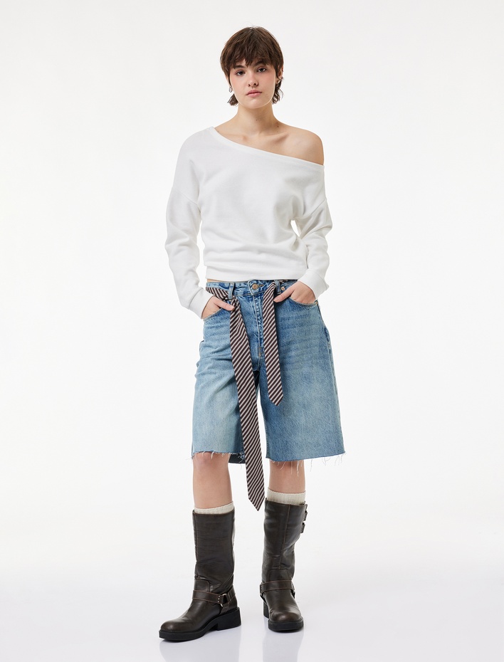  Rahat Kalıp Uzun Kollu Asimetrik Yaka Tişört