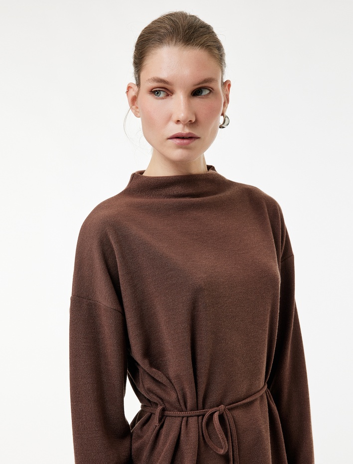  Regular Fit Uzun Kollu Dik Yaka Kemerli Kazak