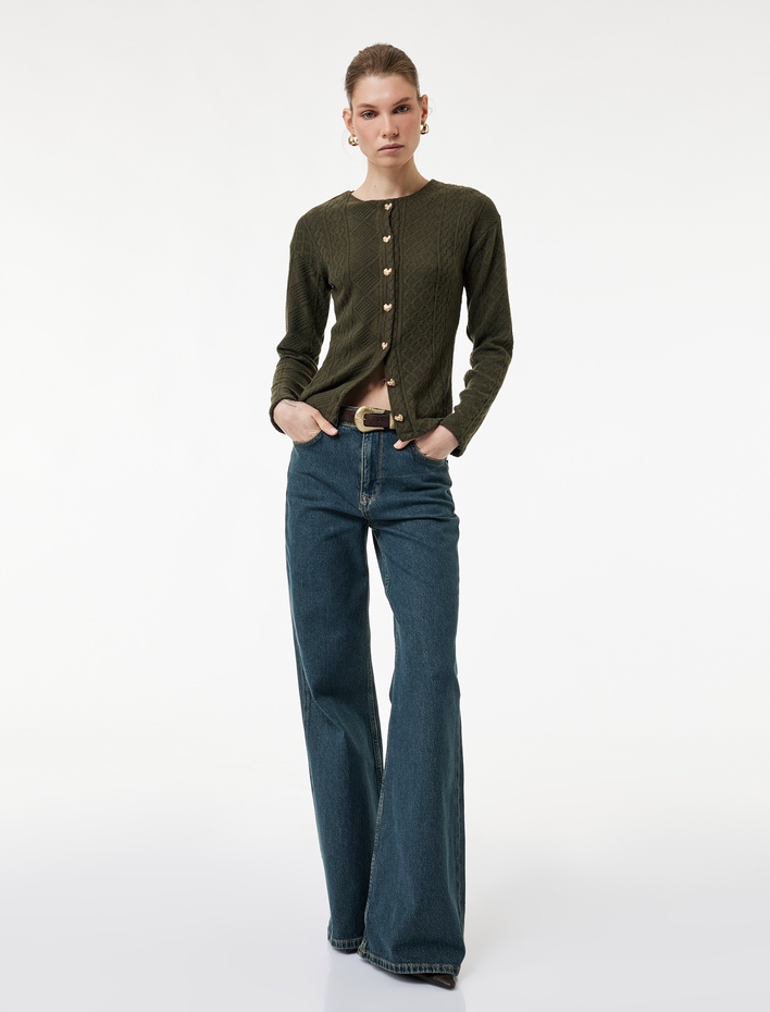  Slim Fit Uzun Kollu Bisiklet Yaka Kalpli Düğme Detaylı Saç Örgü Hırka