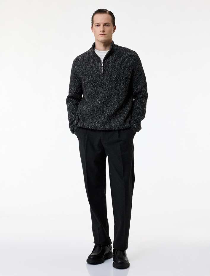  Uzun Kollu Desenli Yarım Fermuarlı Triko Kazak