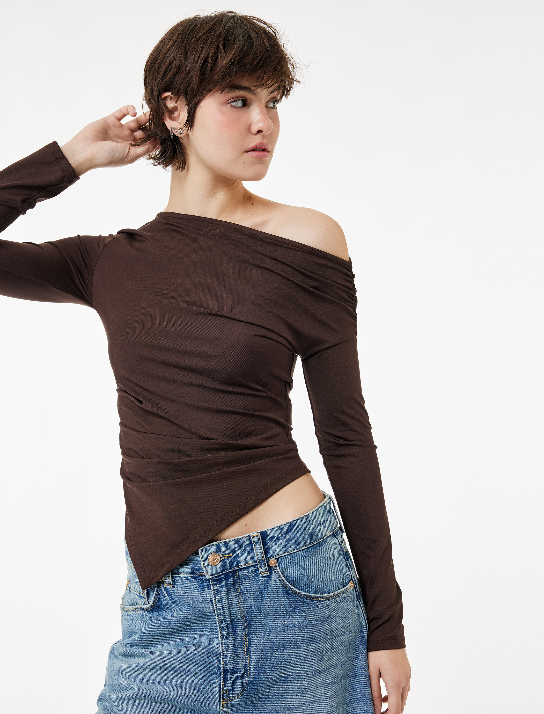   Slim Fit Asimetrik Kesim Drapeli Uzun Kollu Tişört