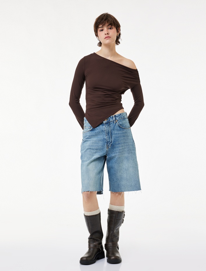  Slim Fit Asimetrik Kesim Drapeli Uzun Kollu Tişört