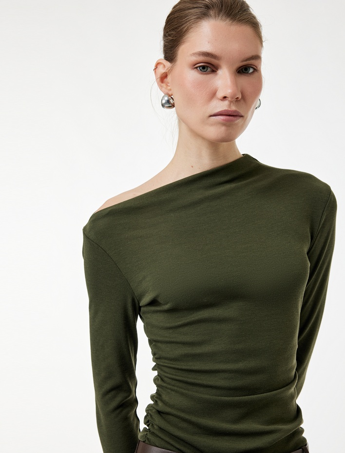  Slim Fit Drapeli Asimetrik Yaka Uzun Kollu Tişört