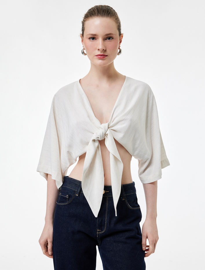  Bağlama Detaylı Yarım Kol V Yaka Keten Karışımlı Bluz