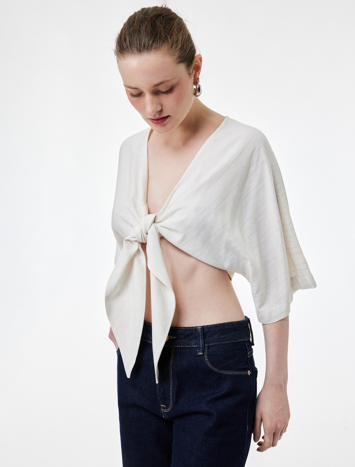  Bağlama Detaylı Yarım Kol V Yaka Keten Karışımlı Bluz