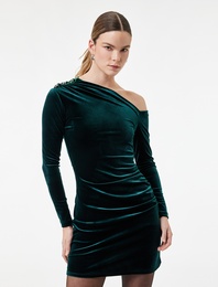 Slim Fit Uzun Kollu Asimetrik Yaka Taşlı Mini Kadife Elbise