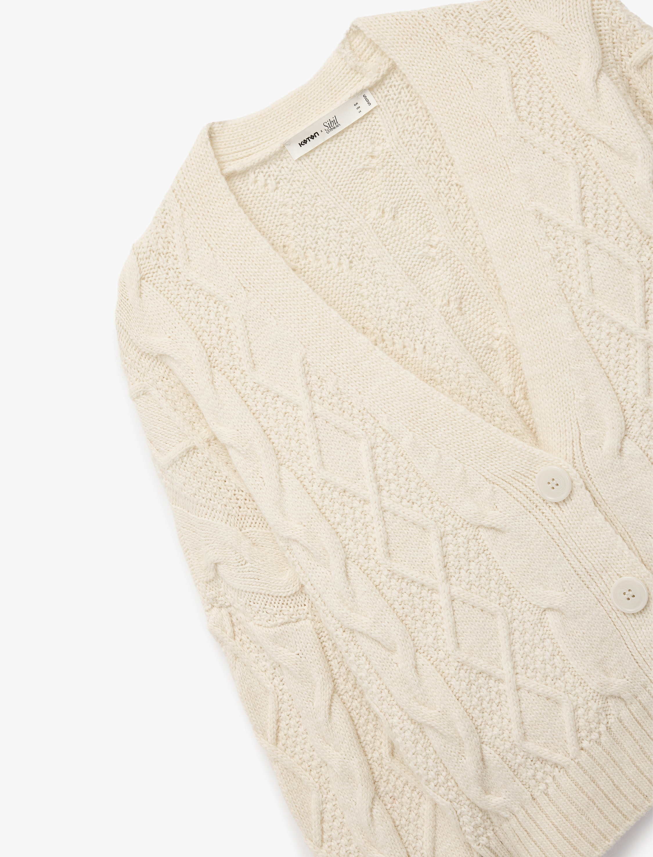   Koton X Sibil Çetinkaya - Uzun Kollu Düğmeli V Yaka Saç Örgü Crop Oversize Hırka