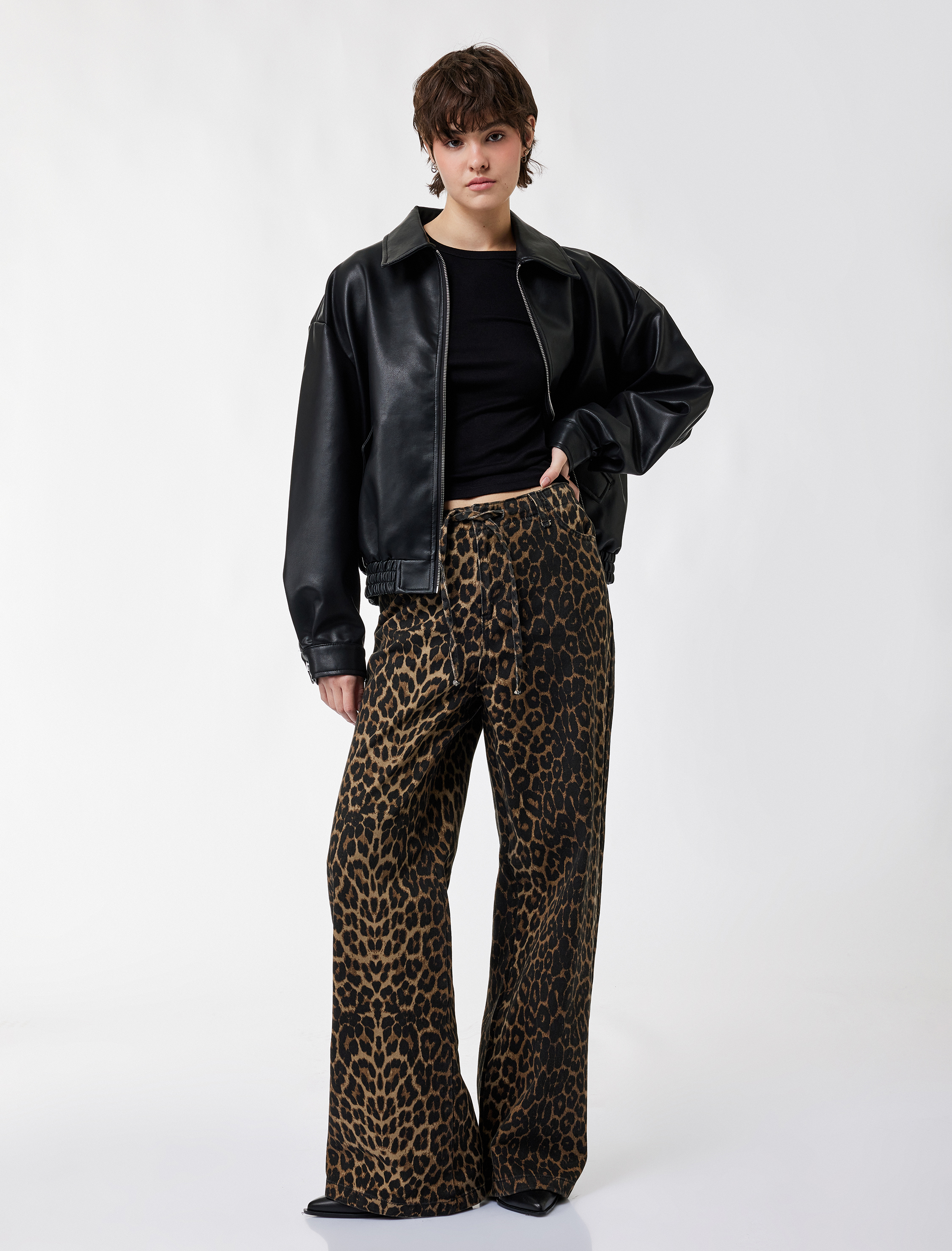   Normal Bel Düğmeli Cepli Düz Paça Leopar Desenli Pantolon -Straight Fit Jeans