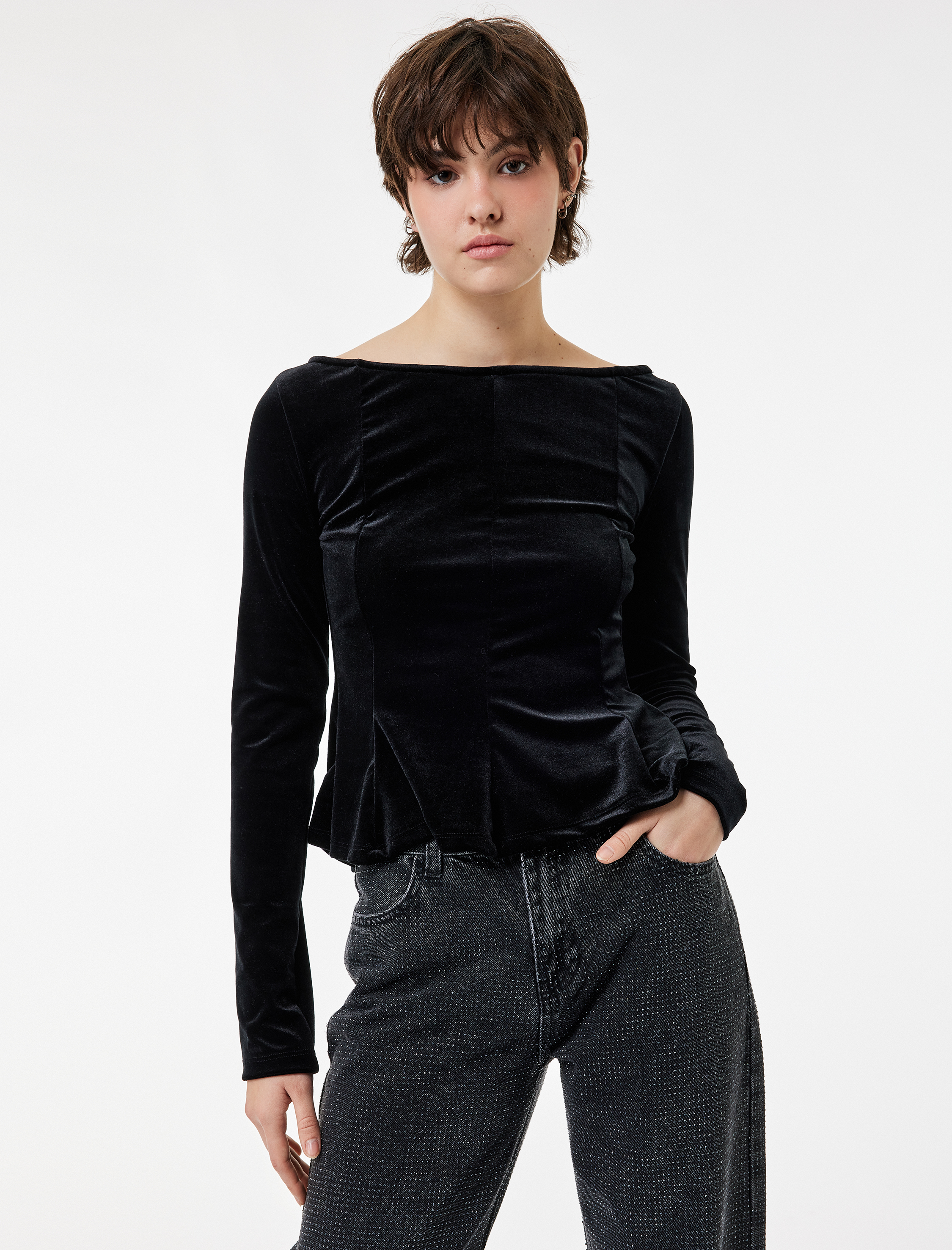   Slim Fit Kayık Yaka Uzun Kollu Kadife Peplum Tişört