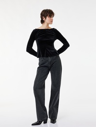 Slim Fit Kayık Yaka Uzun Kollu Kadife Peplum Tişört