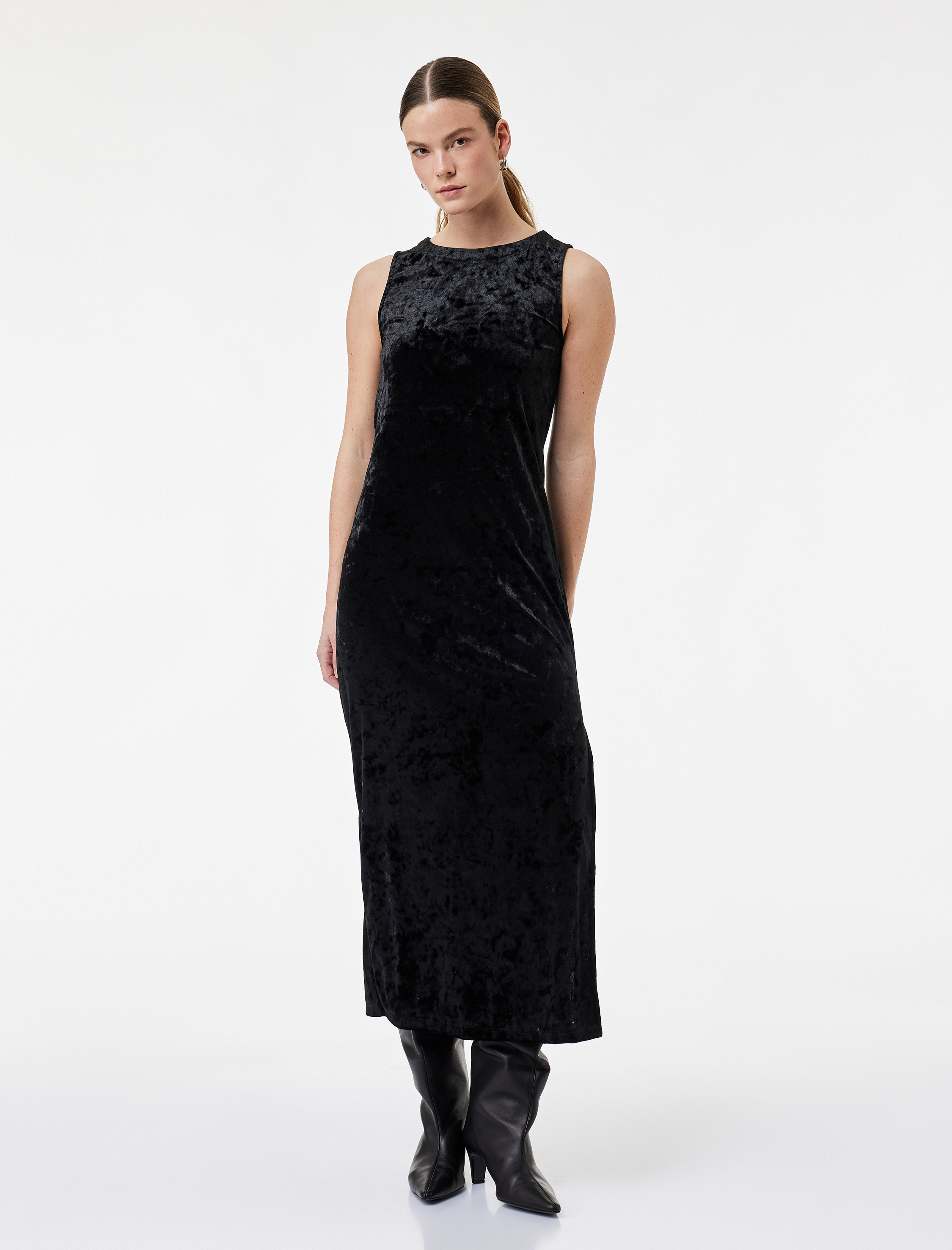   Midi Boy Kolsuz Yuvarlak Yaka Kadife Elbise