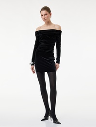 Slim Fit Uzun Kollu Omzu Açık Madonna Yaka Mini Kadife Elbise