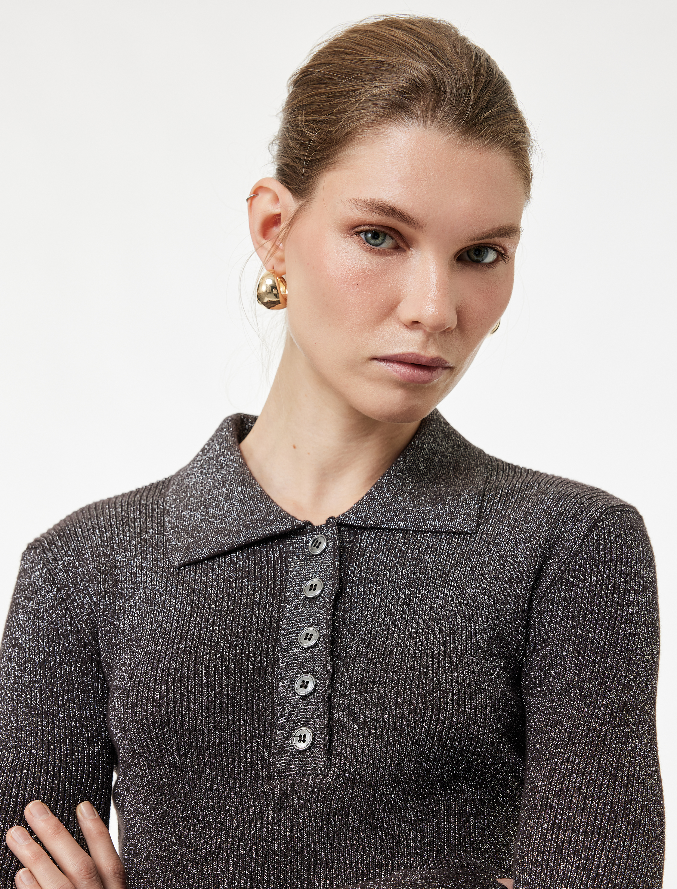   Koton X Melis Ağazat - Uzun Kollu Metalik İplik Detaylı Parıltılı Polo Yaka Triko Kazak