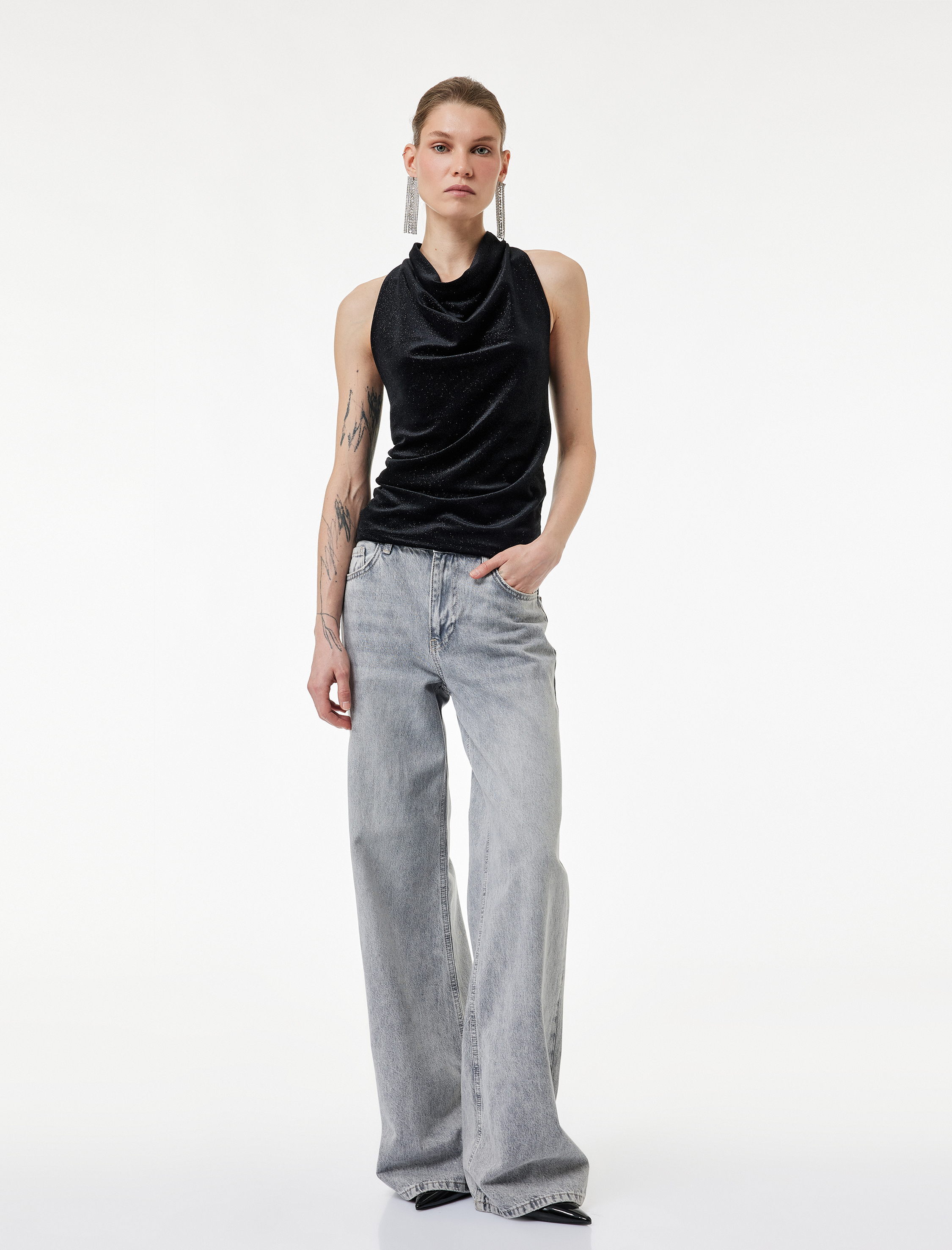   Slim Fit Kolsuz Degaje Yaka Simli Kadife Bluz