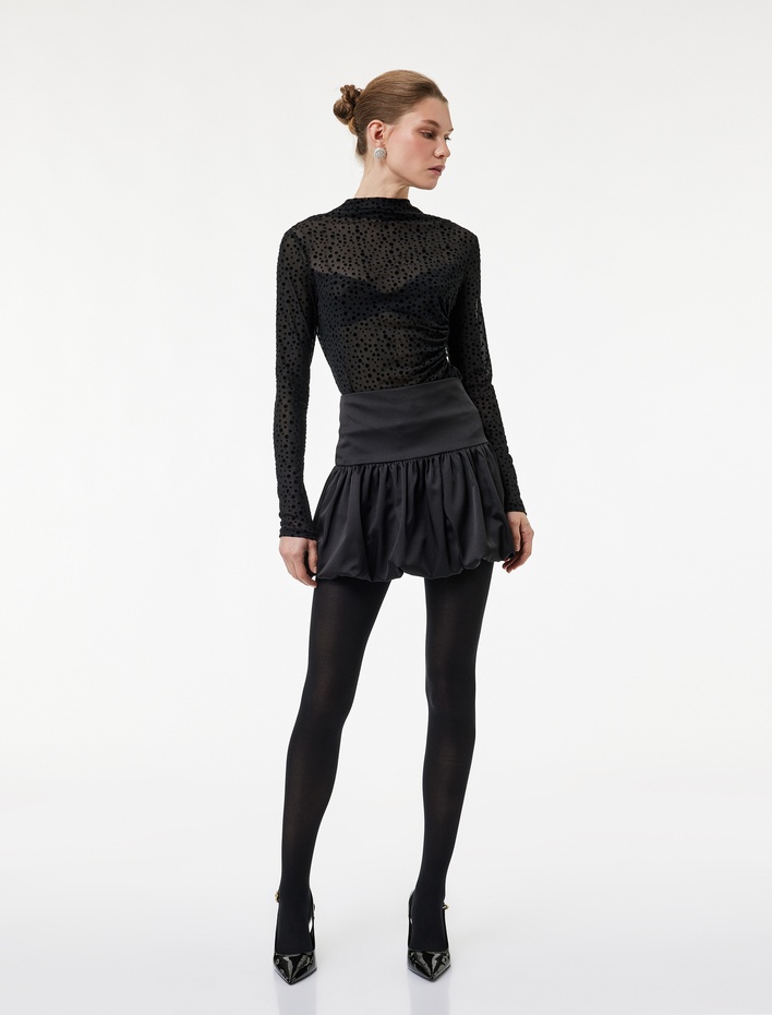  Slim Fit Uzun Kollu Geniş Dik Yaka Puantiyeli Tül Bluz