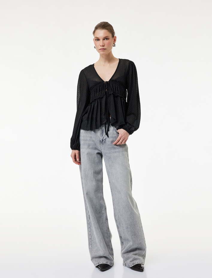  Uzun Kollu Önden Bağlama Detaylı Fırfırlı Puantiyeli Tül Bluz