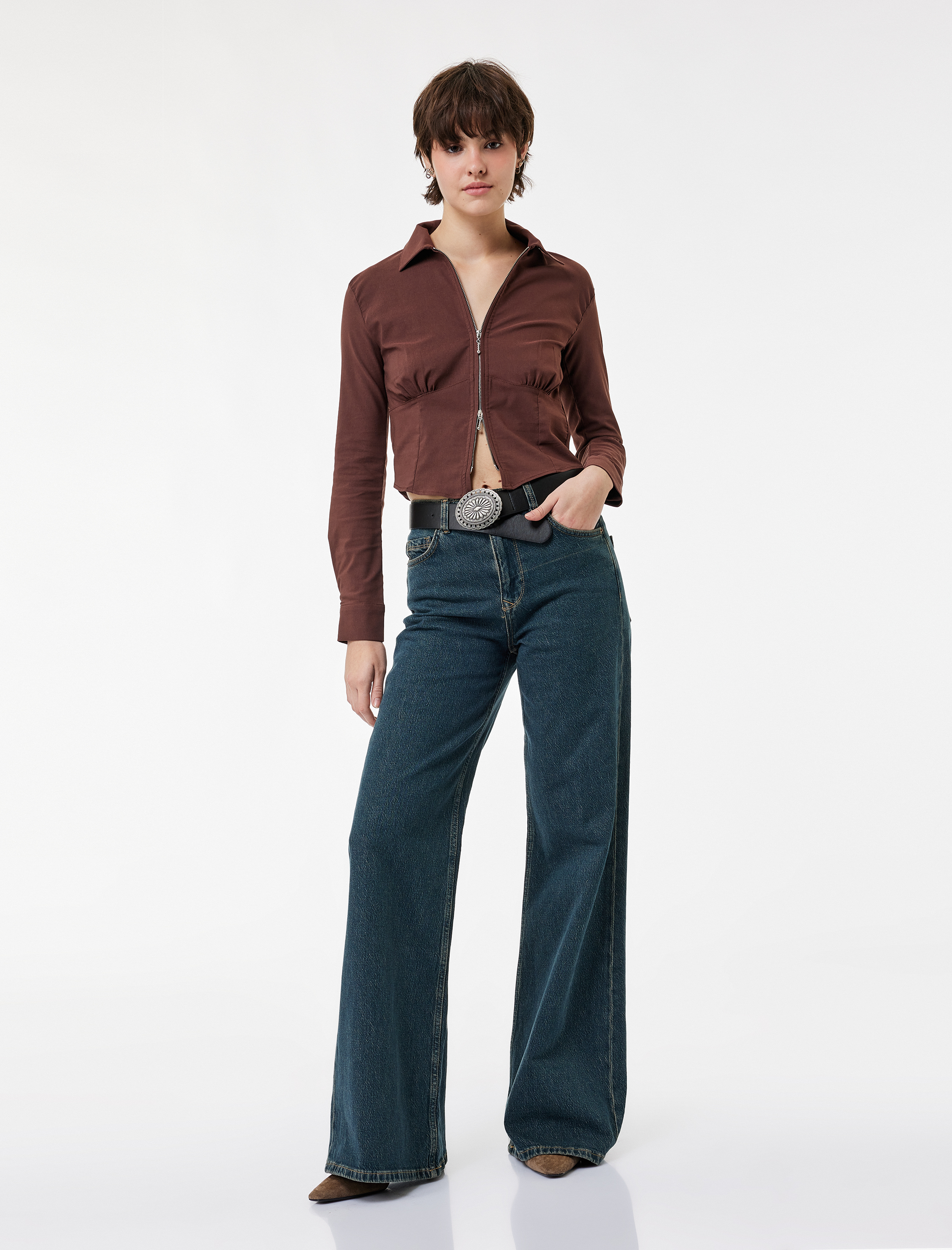   Uzun Kollu Crop Korse Detaylı Fermuarlı Gömlek