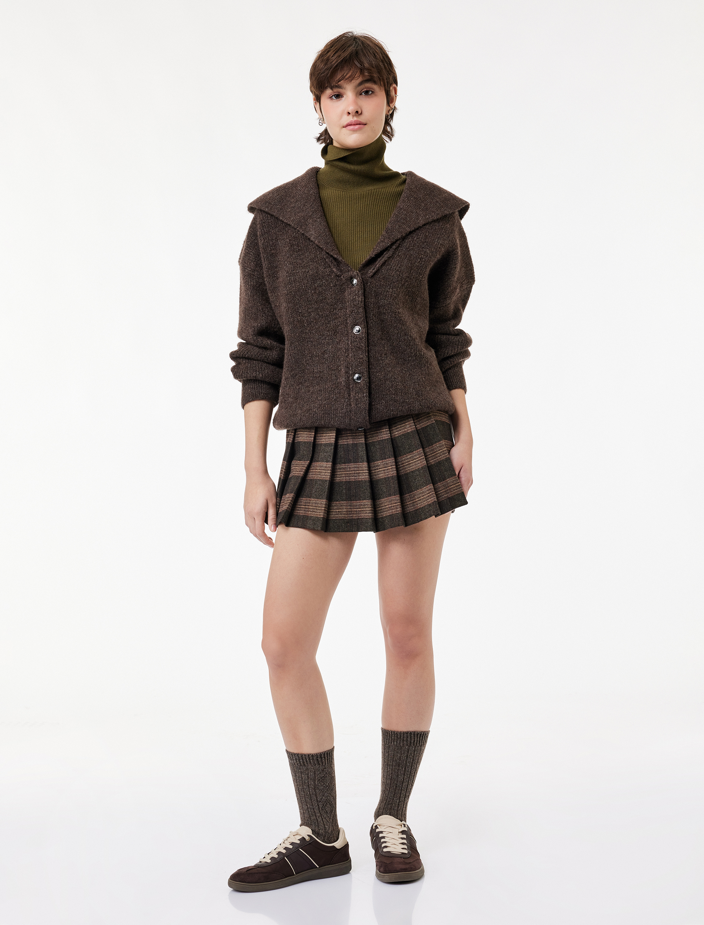   Uzun Kollu Düğmeli Devrik Yaka Triko Hırka