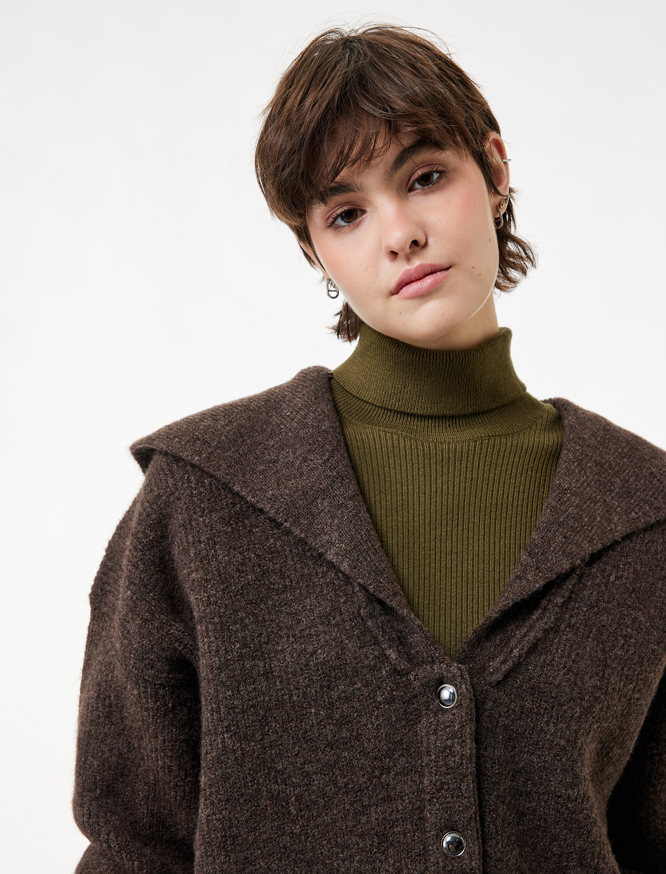   Uzun Kollu Düğmeli Devrik Yaka Triko Hırka