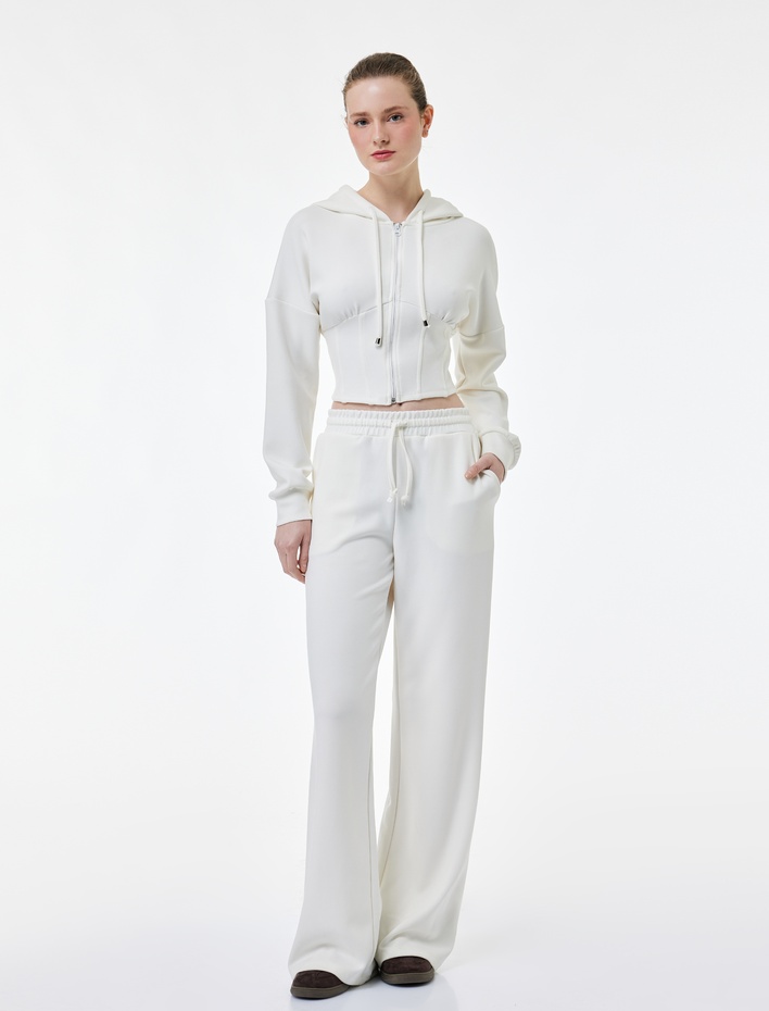  Koton X Sibil Çetinkaya - Slim Fit Uzun Kollu Kapüşonlu Crop Sweatshirt