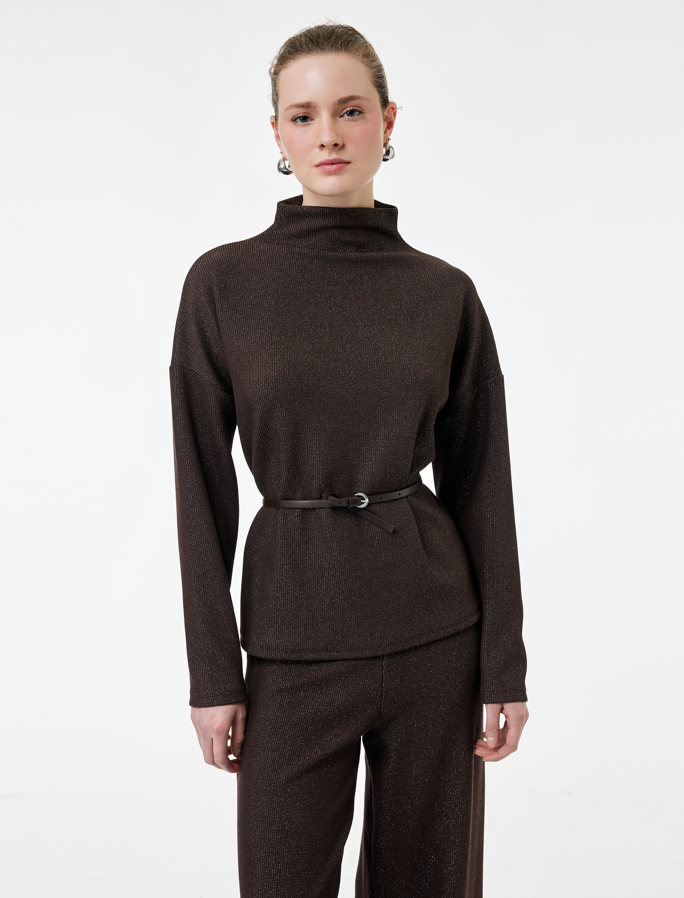   Koton X Şahika Ercümen - Slim Fit Uzun Kollu Işıltılı Dik Yaka Kemerli Kazak