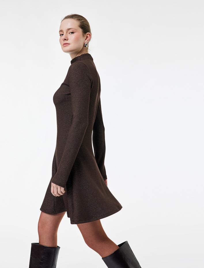  Koton X Şahika Ercüment - Uzun Kollu Dik Yaka Volümlü Parıltılı Mini Elbise