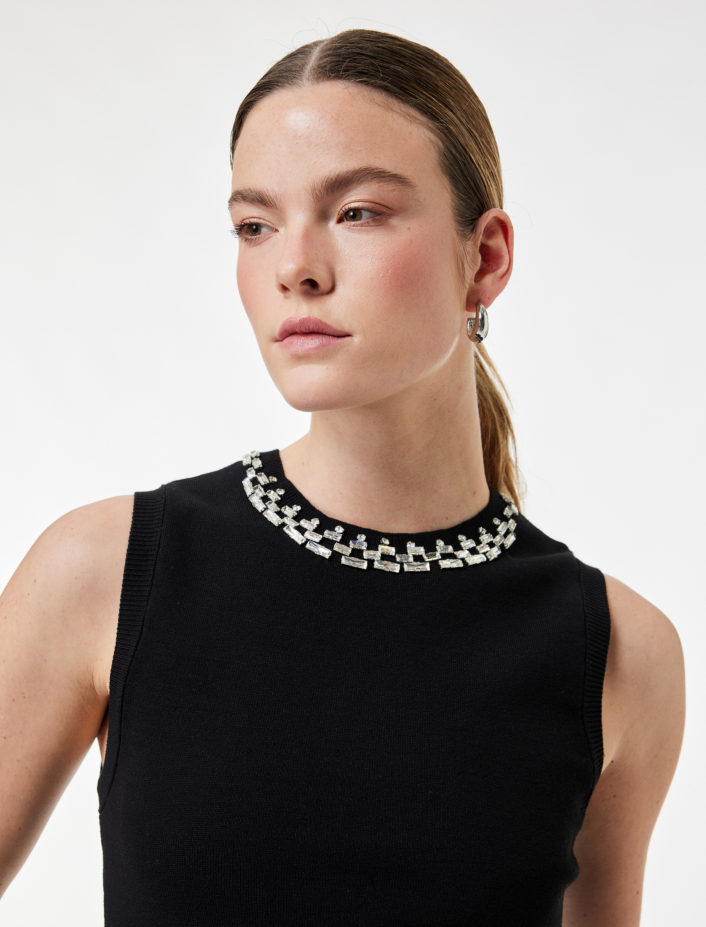   Bisiklet Yaka Kolsuz Taşlı Triko Bluz