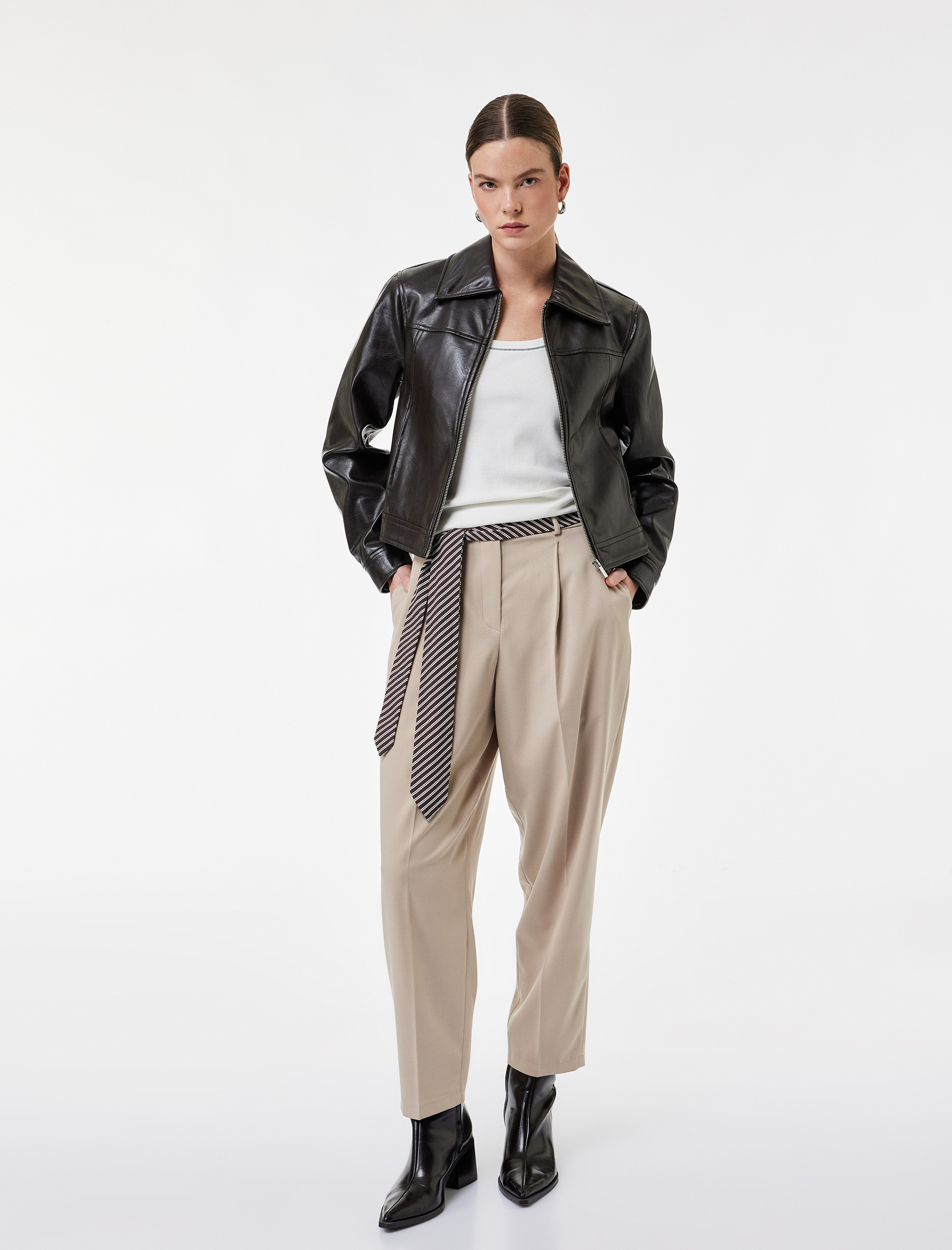   Kuşak Kemer Detaylı Havuç Pantolon