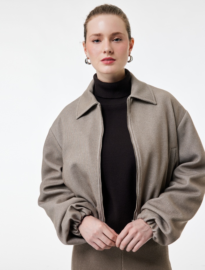  Koton X Şahika Ercümen - Uzun Kollu Cepli Fermuarlı Kısa Bomber Ceket