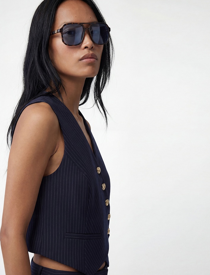  Metal Aksesuarlı Düğmeli Kolsuz Asimetrik Kruvaze Yaka Yelek