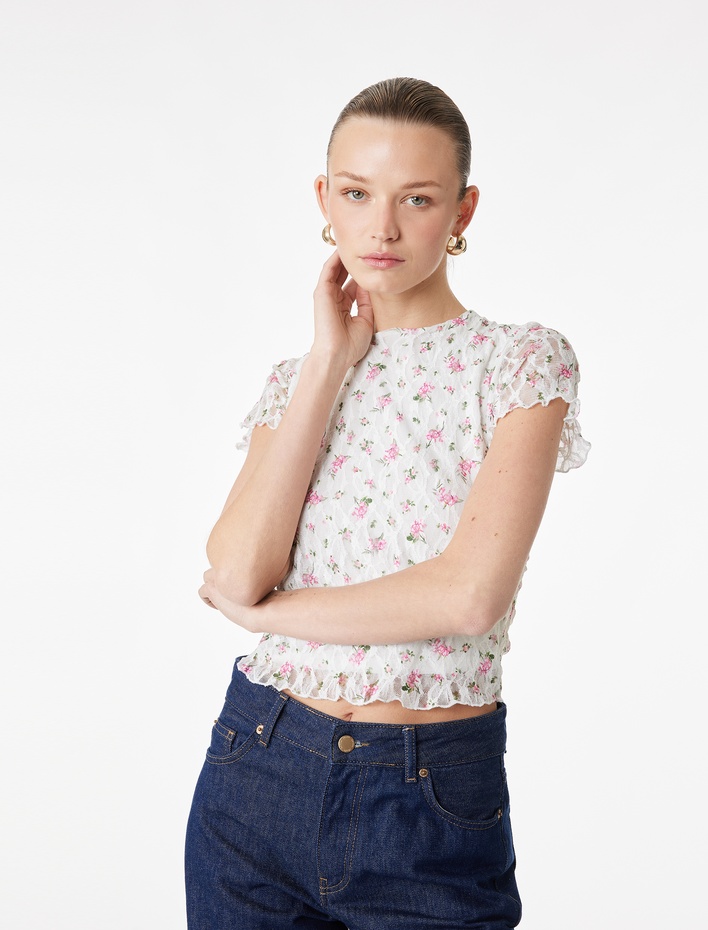  Slim Fit Kısa Kollu Yuvarlak Yaka Çiçekli Dantel Tişört