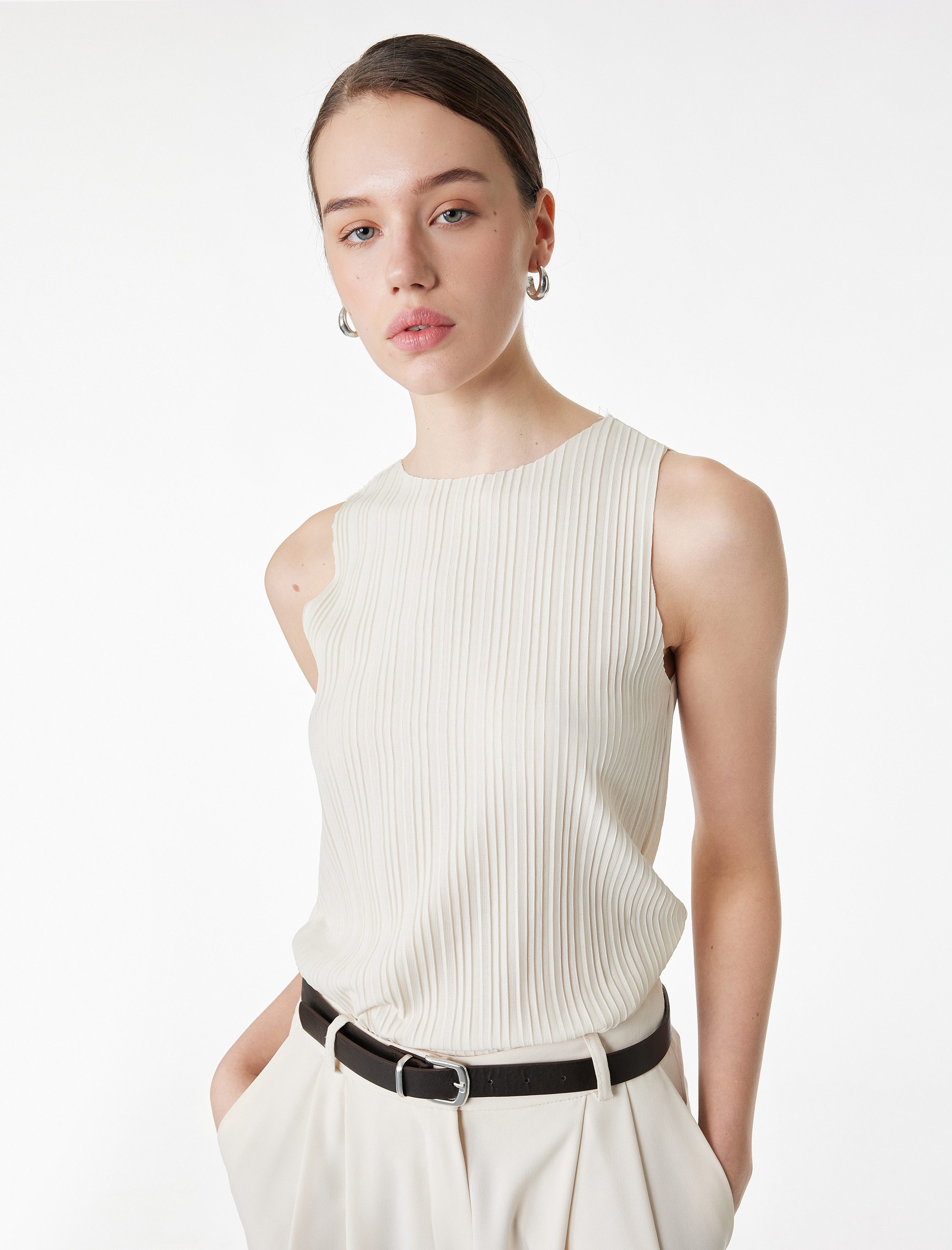   Regular Fit Kolsuz Bisiklet Yaka Bluz