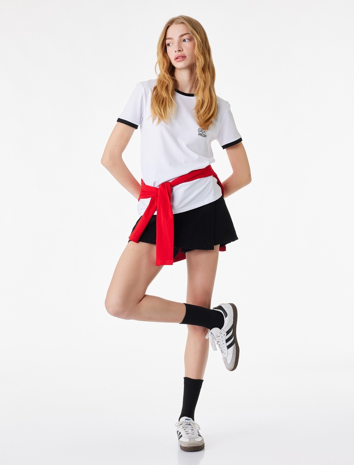  Snoopy Lisanslı Kısa Kollu Bisiklet Yaka Arkası Baskılı Tişört