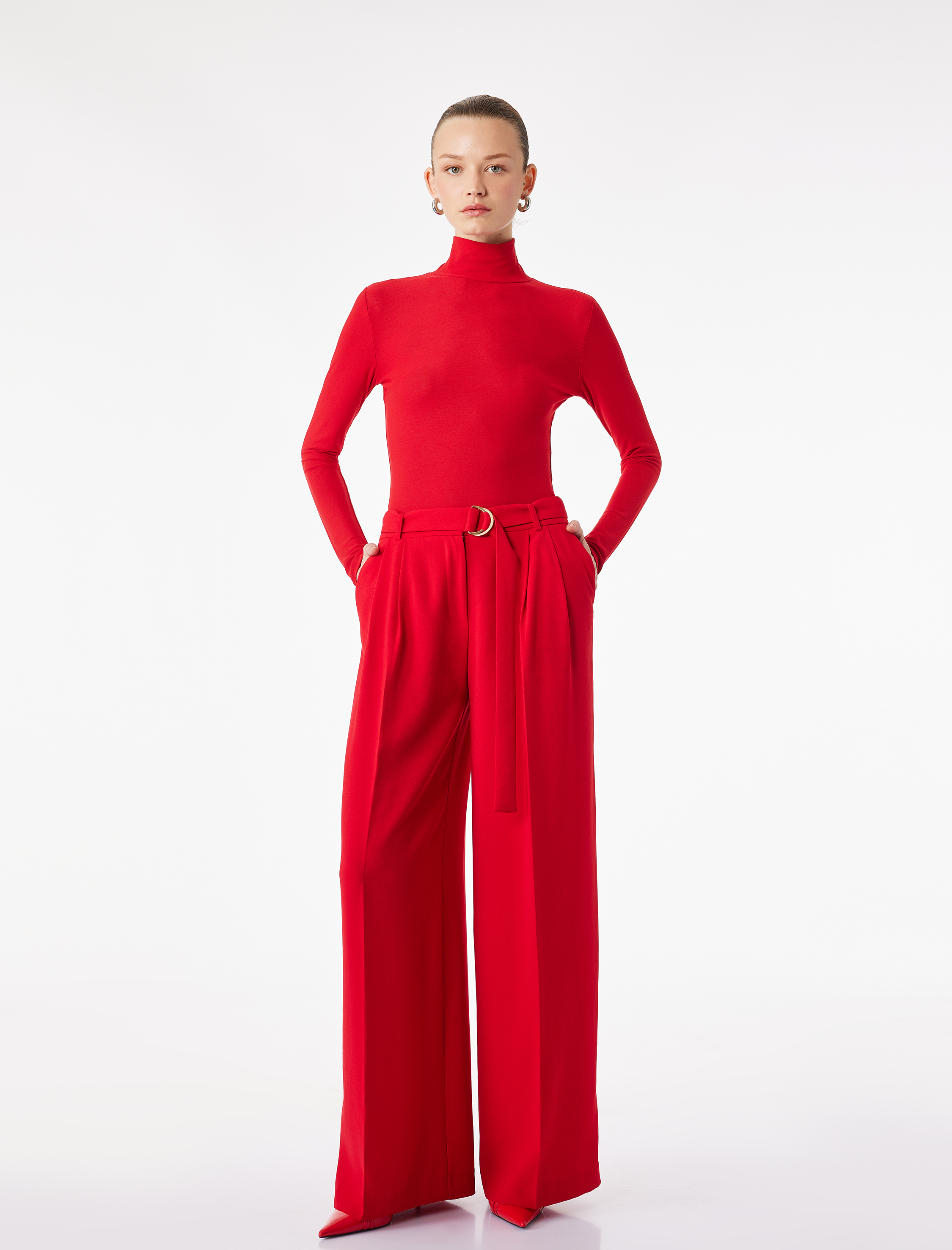 Krep Kumaş Cepli Pile Detaylı Bol Paça Kemerli Pantolon - Görsel 2