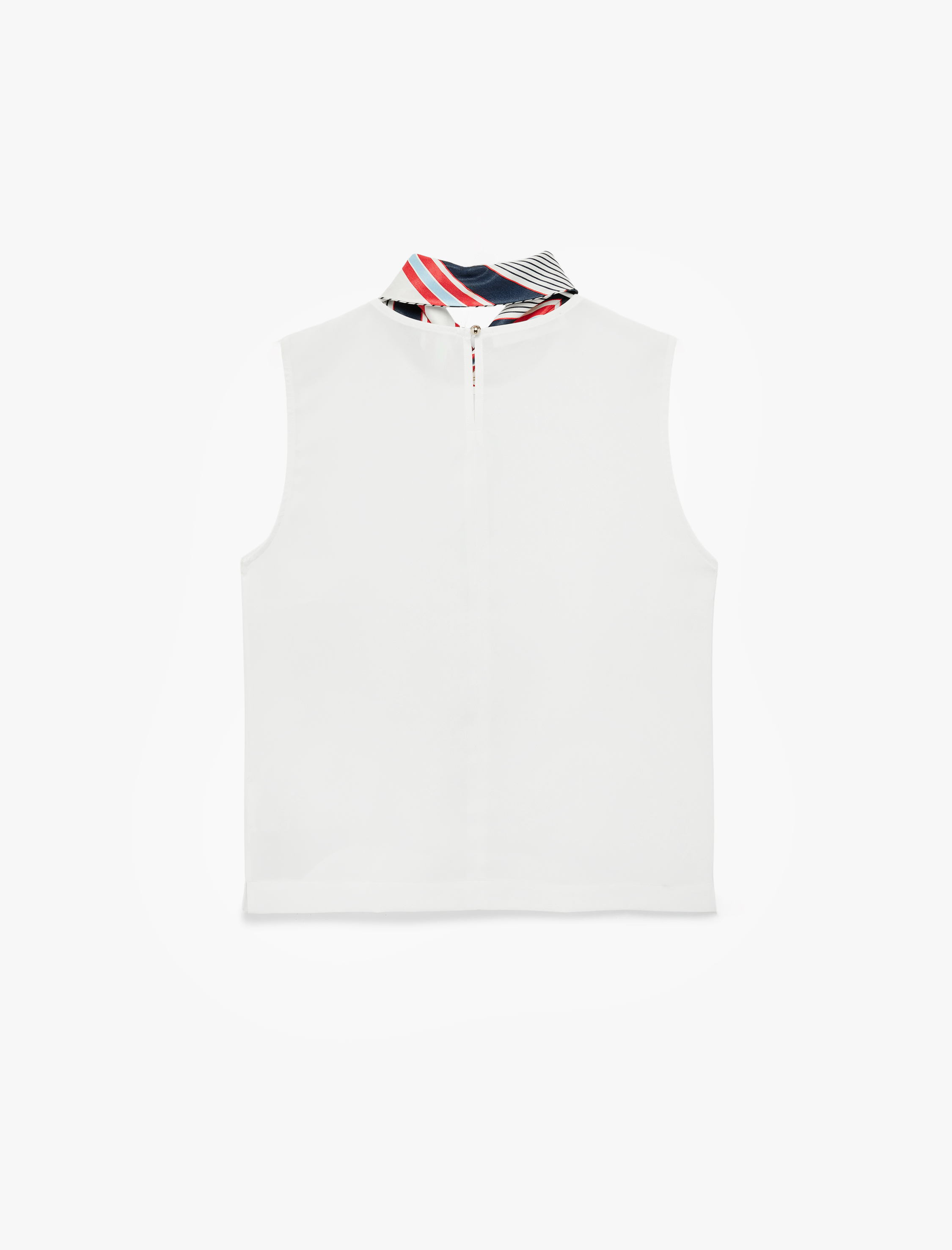   Metal Aksesuarlı Bisiklet Yaka Fular Detaylı Kolsuz Bluz