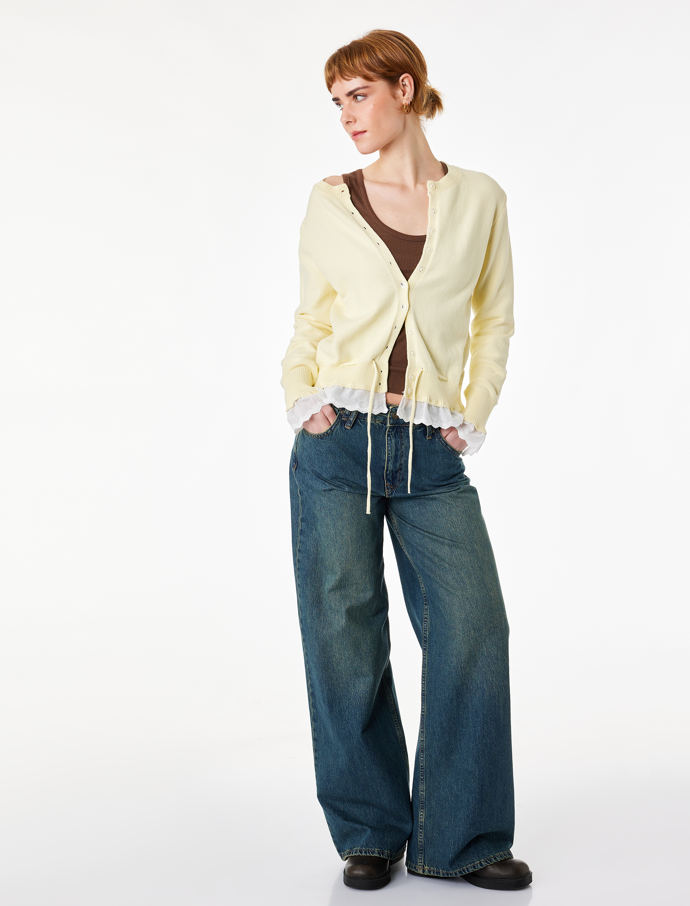   Pamuklu Uzun Kollu Bisiklet Yaka Fırfır Detaylı Düğmeli Triko Hırka