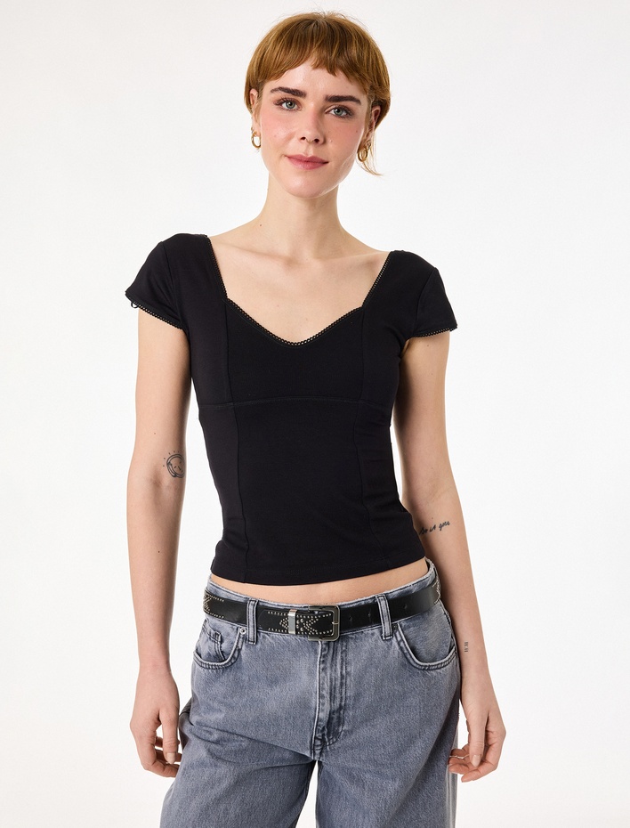  Slim Fit Kısa Kollu V Yaka Viskon Tişört