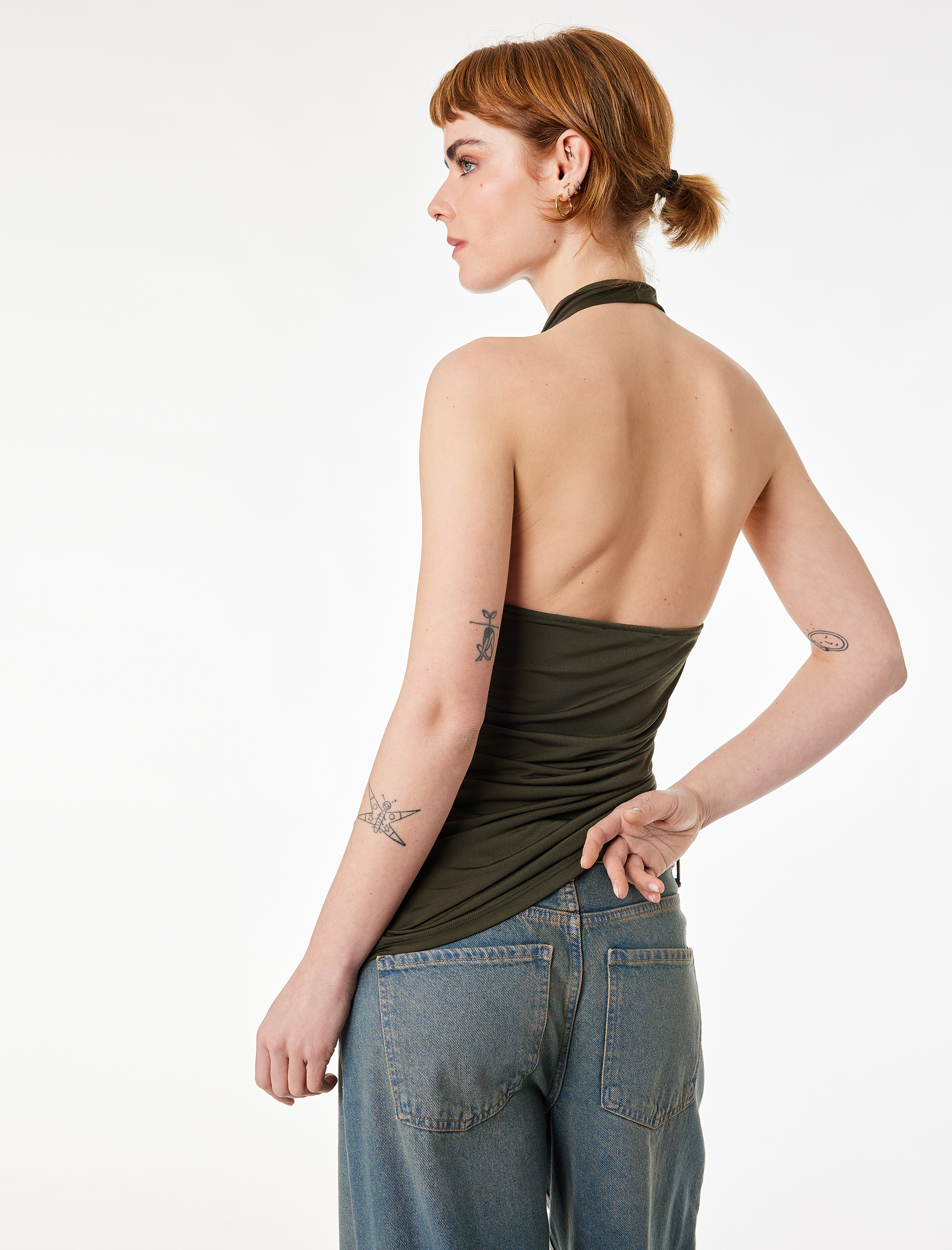   Asimetrik Kesim Slim Fit Drapeli Kolsuz Degaje Yaka Bluz