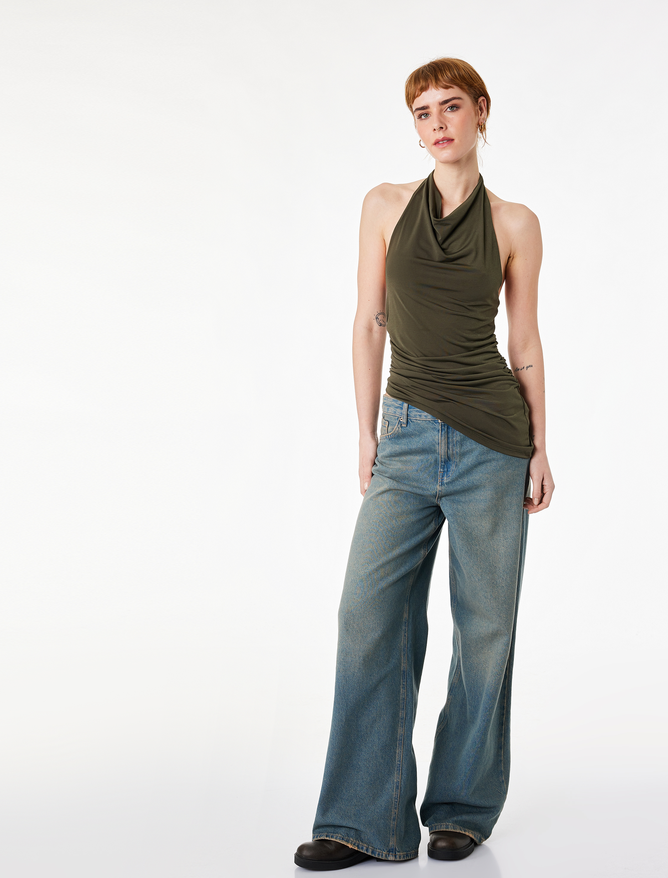   Asimetrik Kesim Slim Fit Drapeli Kolsuz Degaje Yaka Bluz