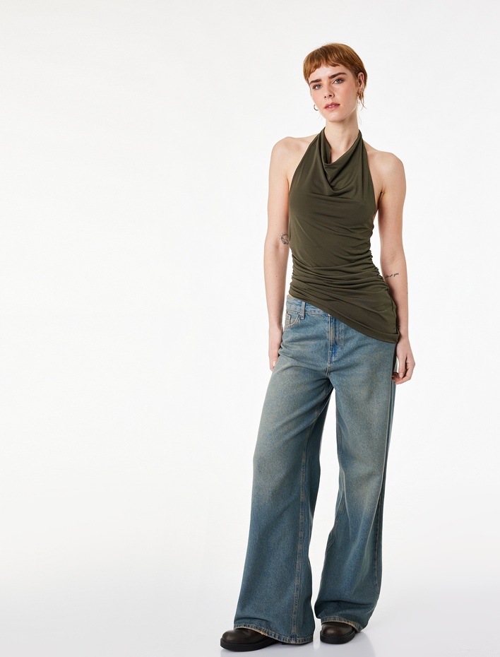  Asimetrik Kesim Slim Fit Drapeli Kolsuz Degaje Yaka Bluz