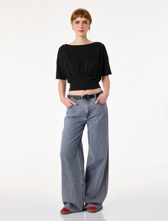  Kısa Kollu Viskon Karışımlı Kayık Yaka Crop Tişört