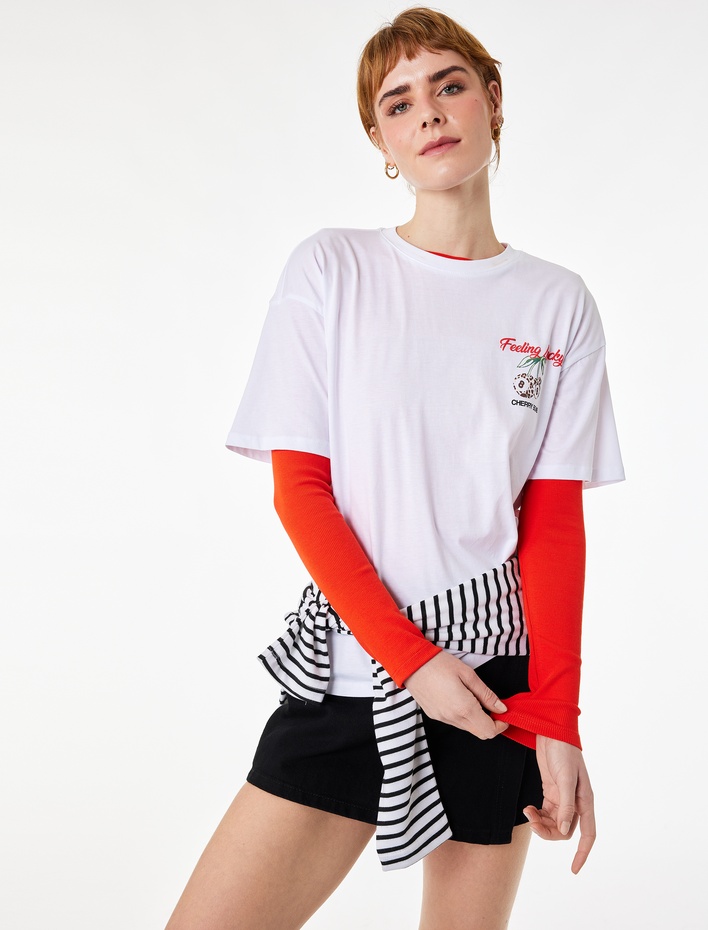  Rahat Kalıp Kısa Kollu Bisiklet Yaka Pamuklu Arkası Kiraz Baskılı Tişört