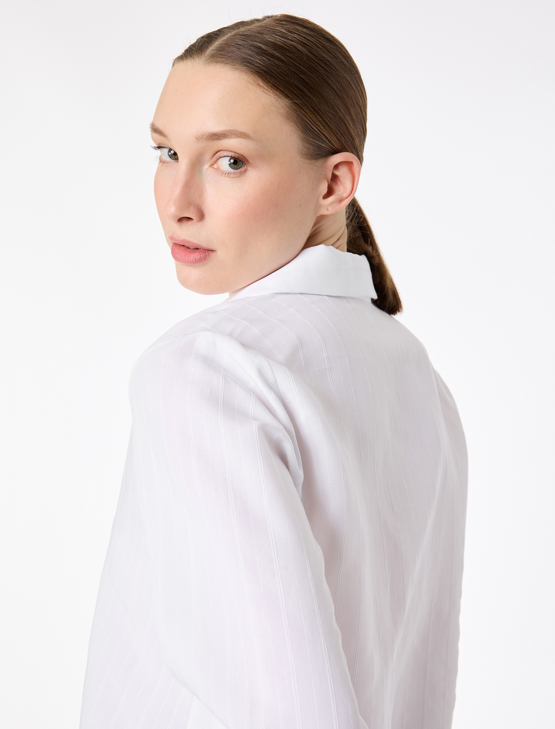 Viskon Karışımlı Regular Fit Uzun Kollu Kaçık Yaka Gömlek - Görsel 2